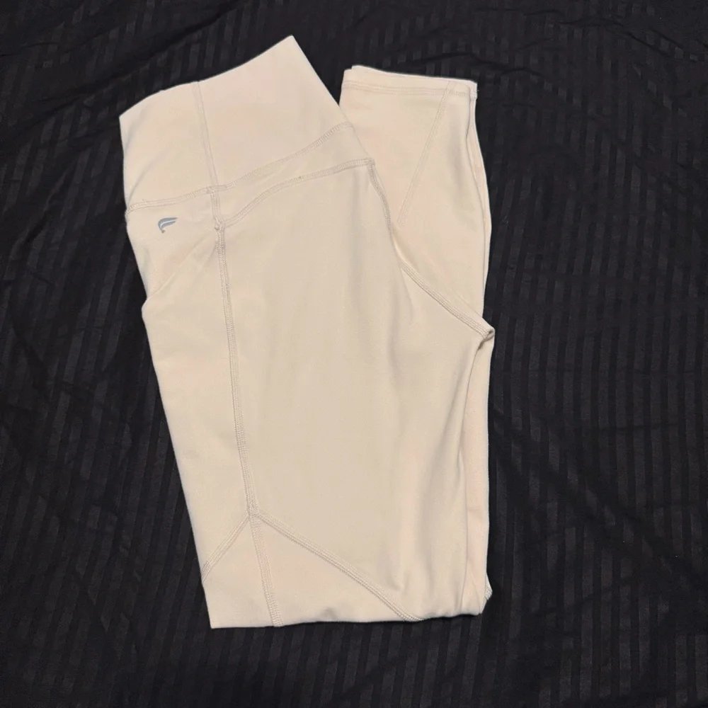 ▪️ Fabletics • PureLuxe Cream Leggings • Women’s XS - Picture 4 of 6